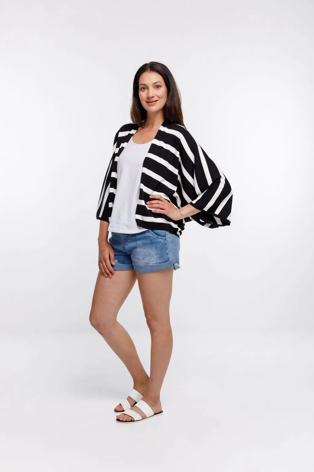 Home Lee Knit Cape - Black & White