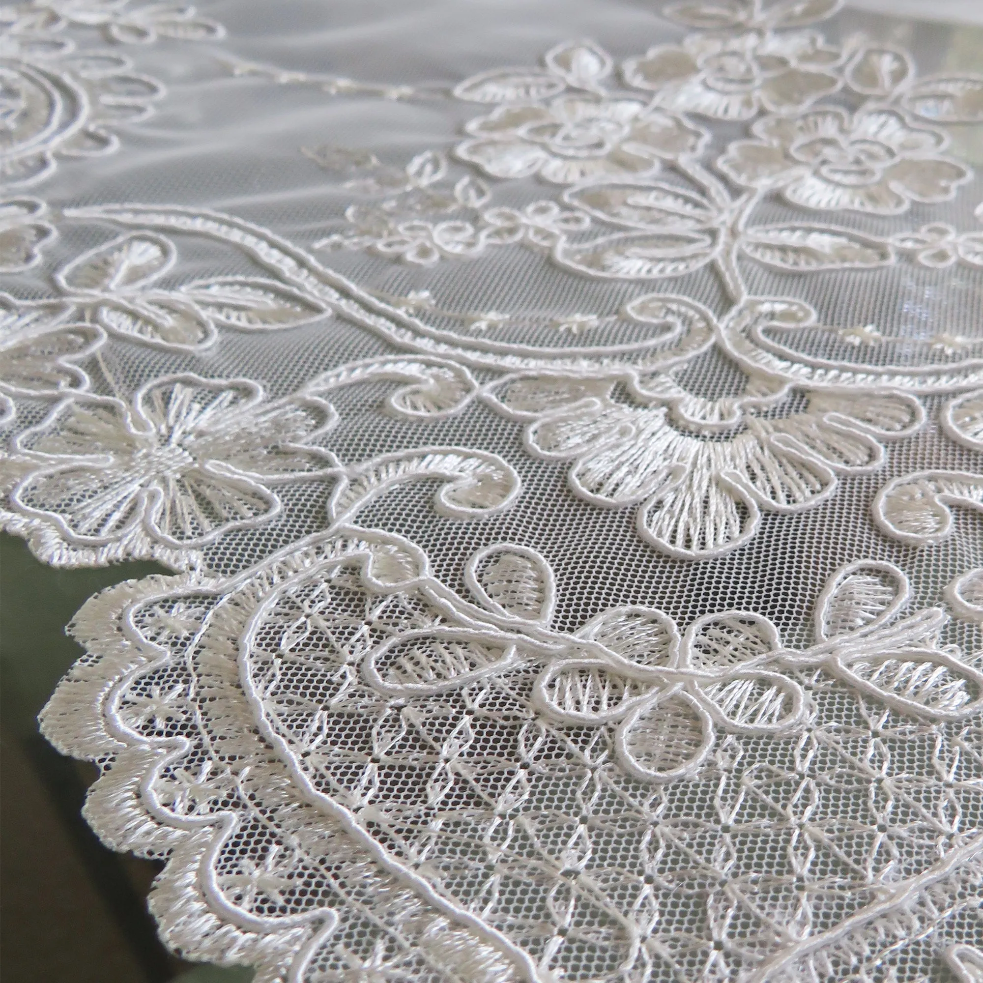 Louisa Lace Tablecloth Overlay