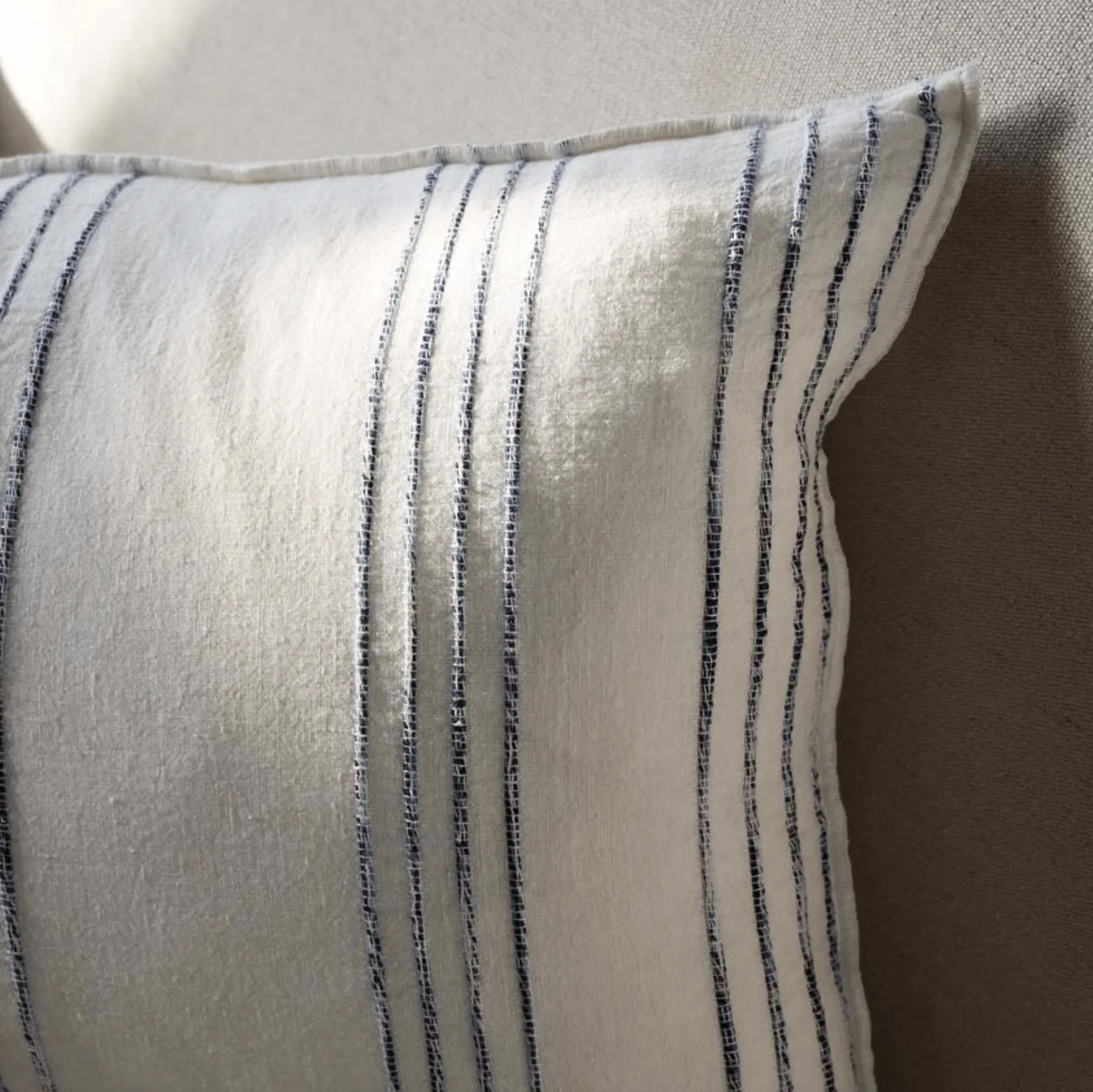 Rock Pool Linen Cushion | White/Navy 50 x 50cm