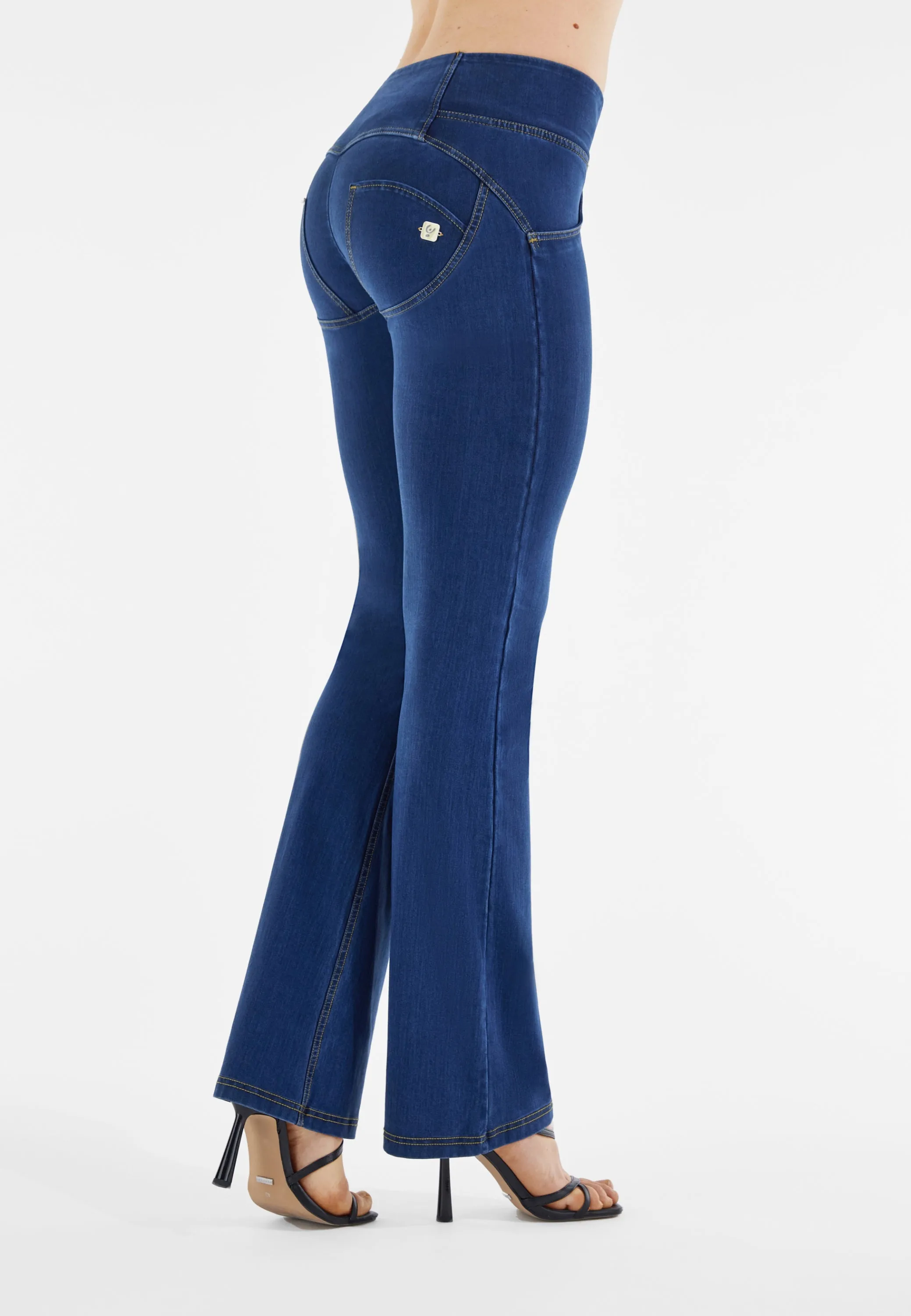 (WRUP11MS323-J0Y) Denim flare Mid Waist WR.UP® met Wijde Pijp in het Super Zachte Soft Tencel